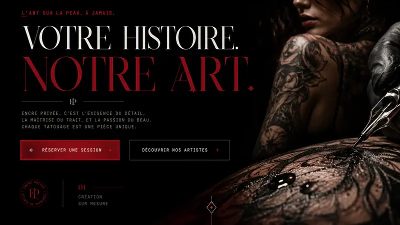 Écran de démonstration pour un studio de tatouage : « Votre histoire. Notre art », un tatouage en cours sur un bras.